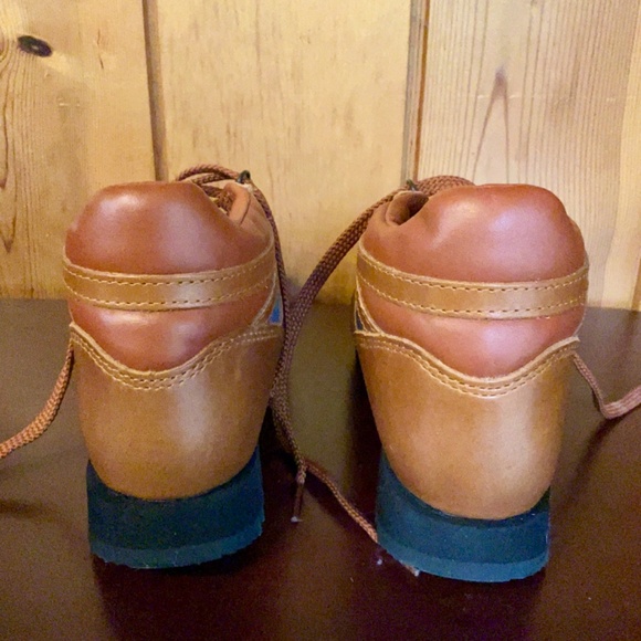 New Balance Ankle  Boots so 8.5 New - Picture 3 of 6